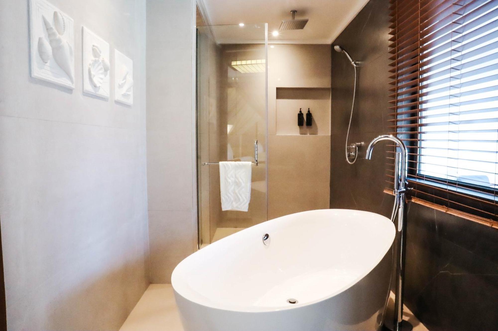 Mandarin Bay Resort And Spa Balabag  Екстер'єр фото
