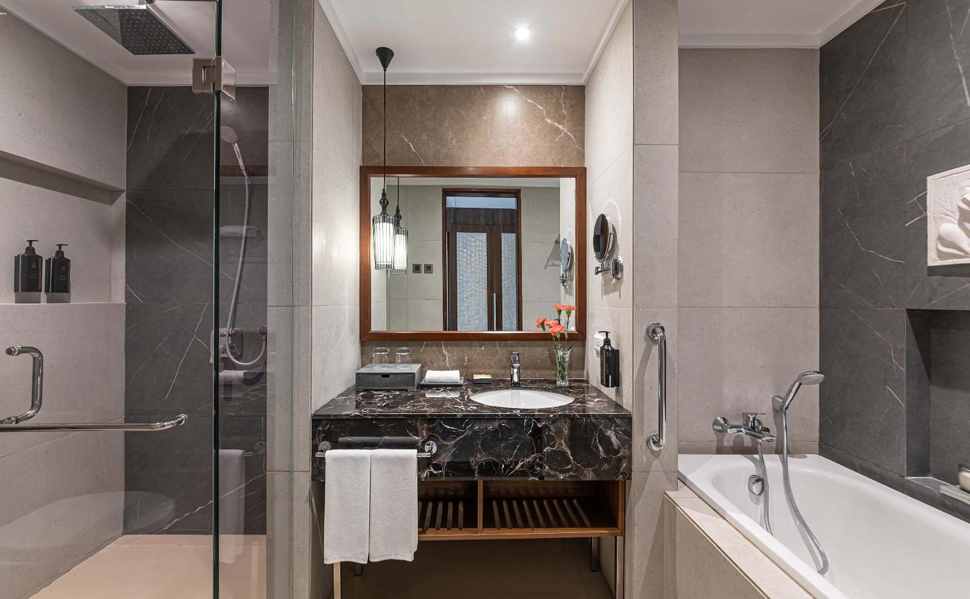 Mandarin Bay Resort And Spa Balabag  Екстер'єр фото